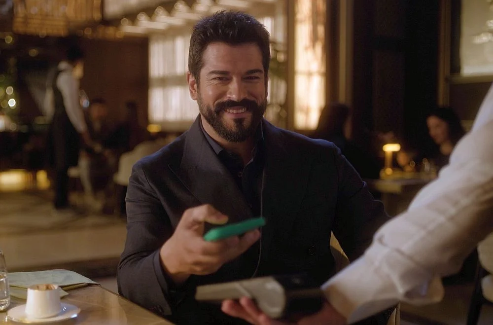 Hayat Finans'ın Burak Özçivit'in rol aldığı yeni reklam filmi yayınlandı