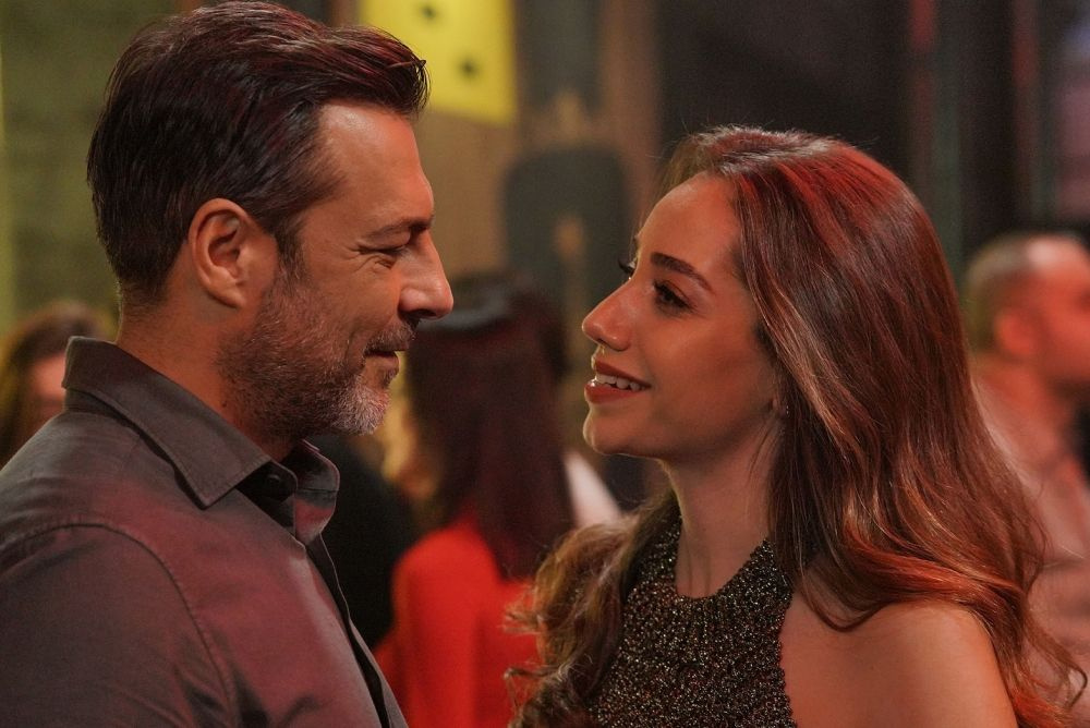 'Kızılcık Şerbeti' dizisinin yıldızları kadroya neden veda etti?